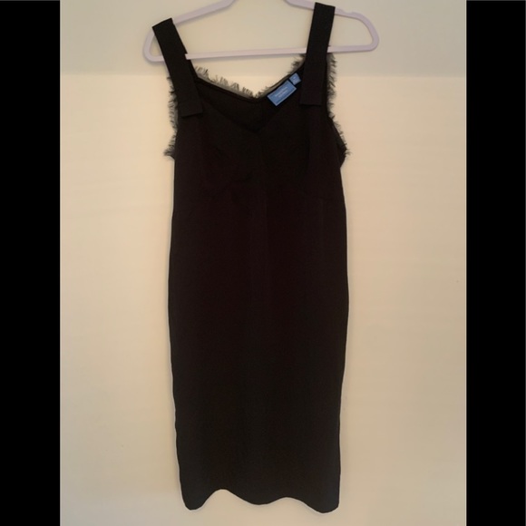 Simply Very Wang Little Black Dress &1 FREE GL💋W ME A KISS light up lip gloss - Picture 1 of 7